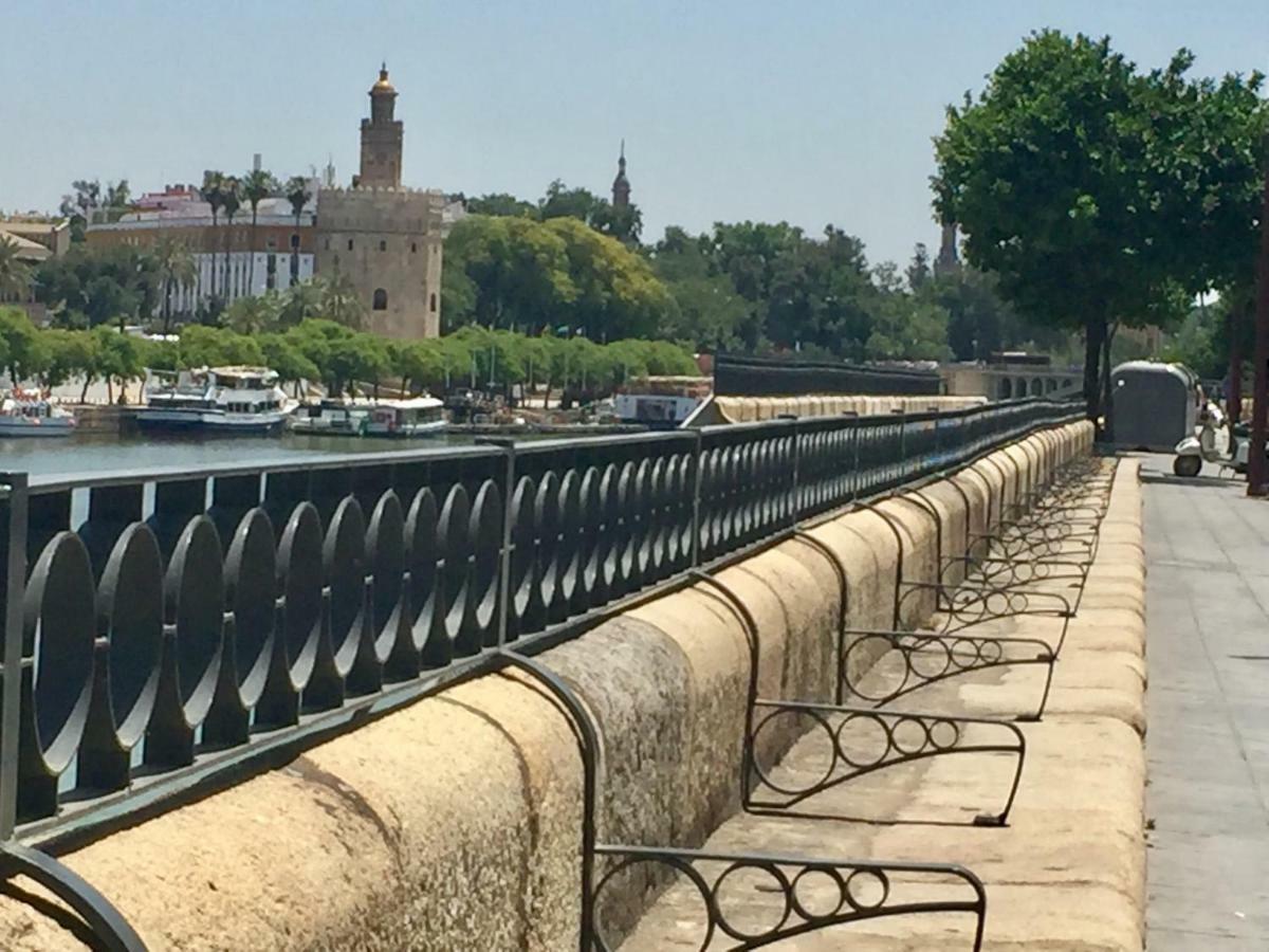 Betis A La Orilla Del Guadalquivir&vistas A La Giralda Apartamento *